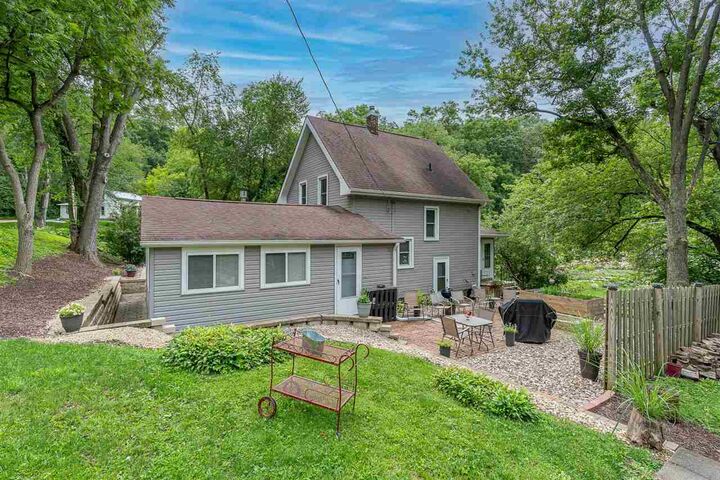 Property Photo:  200 Van Street  IL 61074 