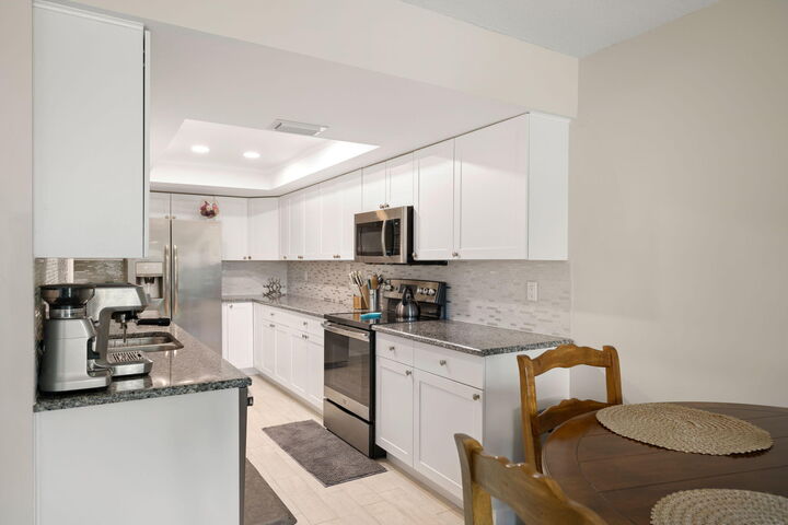 Property Photo: 1166 6th Avenue B5 FL 32960