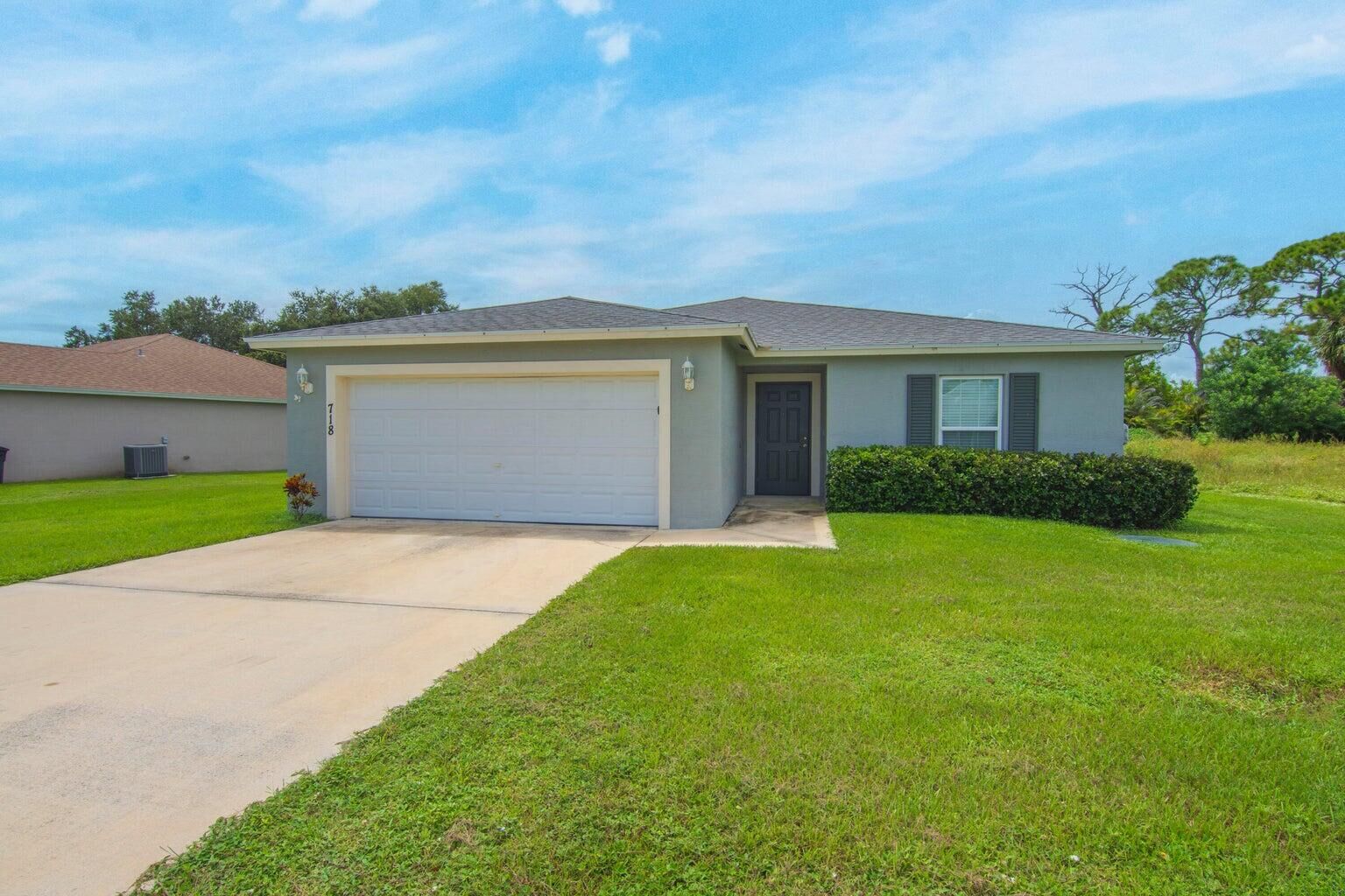 Property Photo:  718 NE Perch Lane  FL 34983 