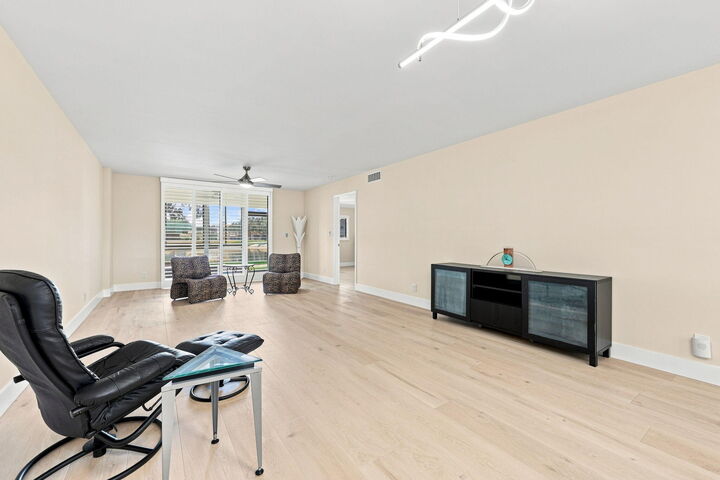 Property Photo:  15456 Pembridge Drive 111  FL 33484 