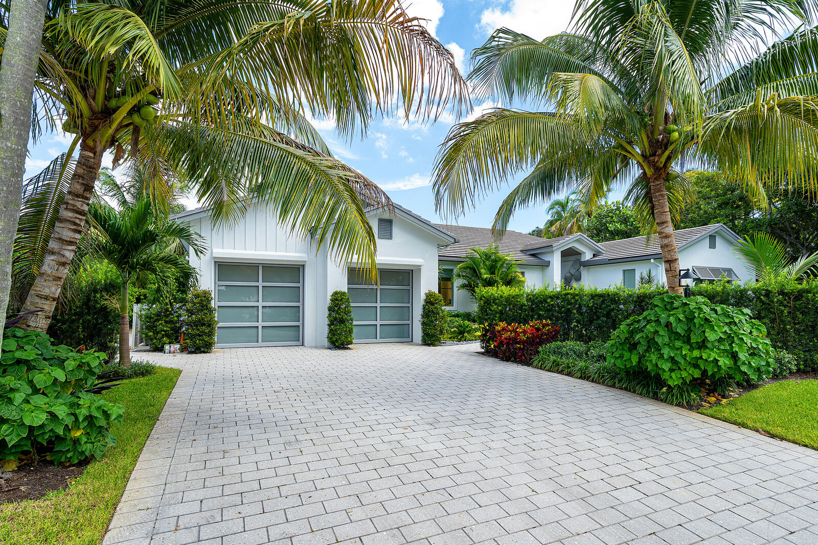 Property Photo:  4545 S Lake Drive  FL 33436 