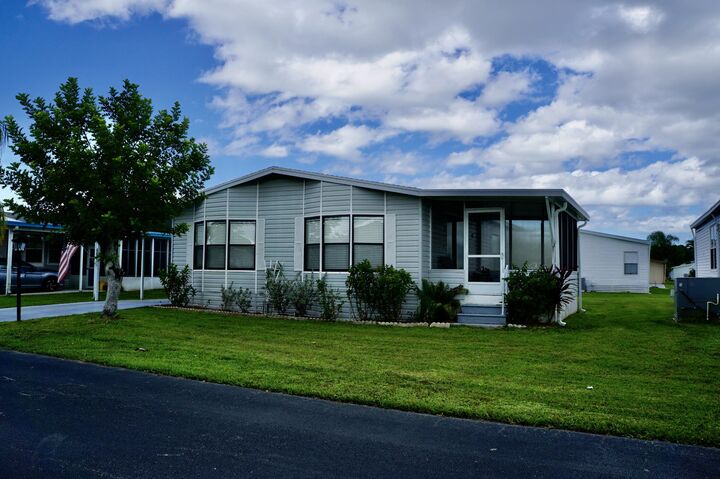 Property Photo:  4687 SE Copperwood Terrace  FL 34997 