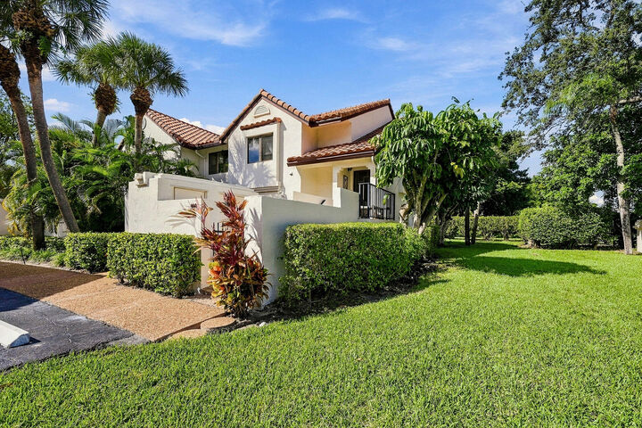 Property Photo: 7858 Granada Place 404 FL 33433