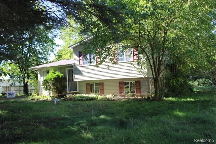 Property Photo: 5841 Gracelawn Street MI 48461