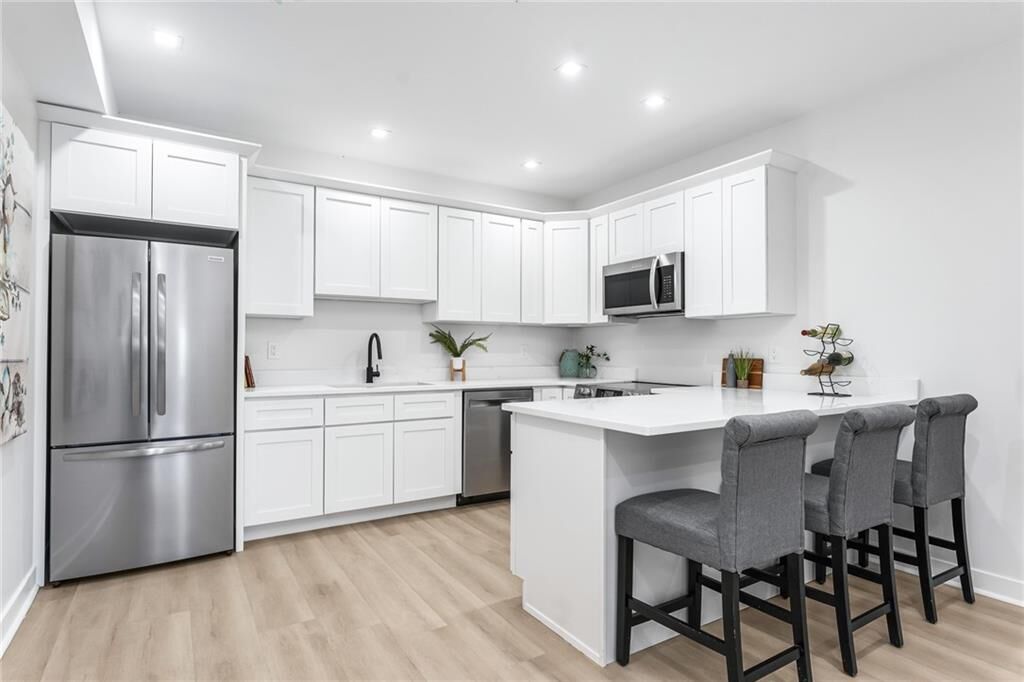 Property Photo:  50 Murray Street 7  RI 02904 