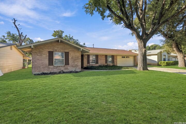 Property Photo:  322 Dawnridge Dr  TX 78213 