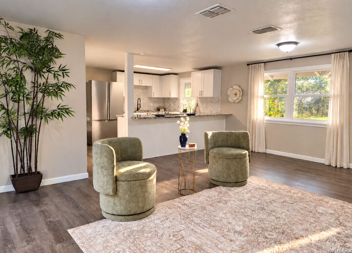 Property Photo: 705 Short Ave TX 78155