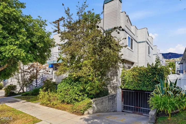 Property Photo:  315 Cameron Place 3  CA 91207 