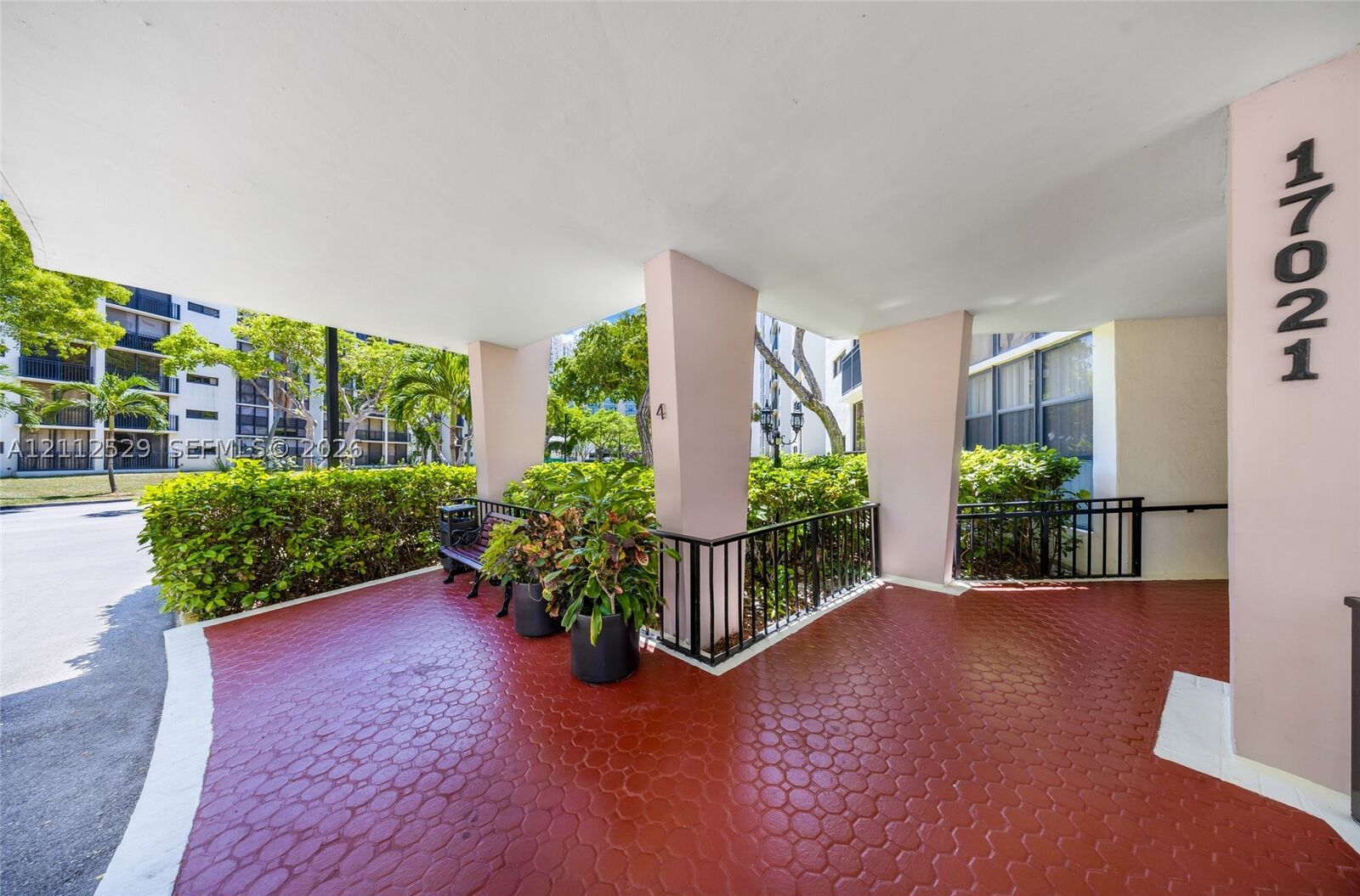Property Photo: 17021 N Bay Rd 101 FL 33160