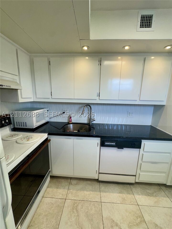 Property Photo: 2940 NE 203rd St C213 FL 33180