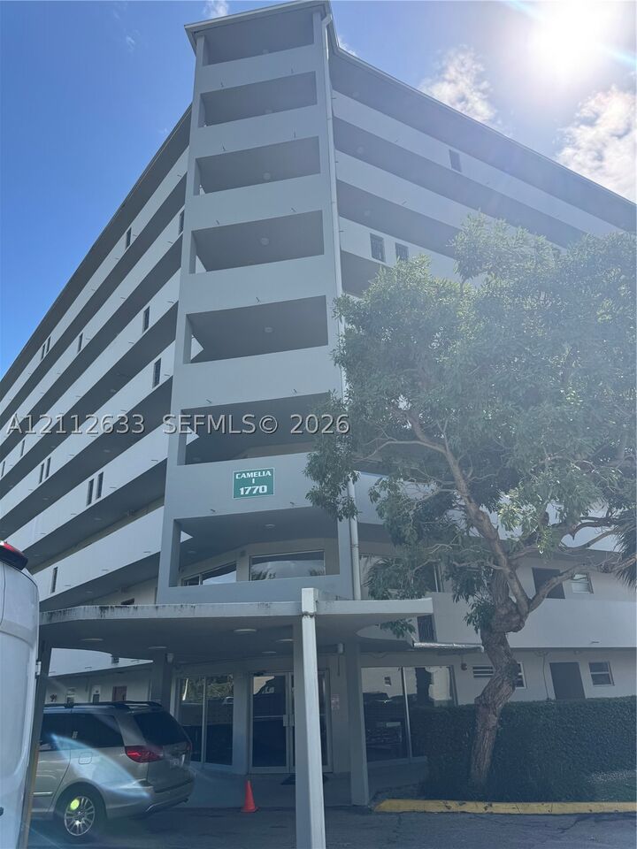 Property Photo: 1770 NE 191st St 104-1 FL 33179