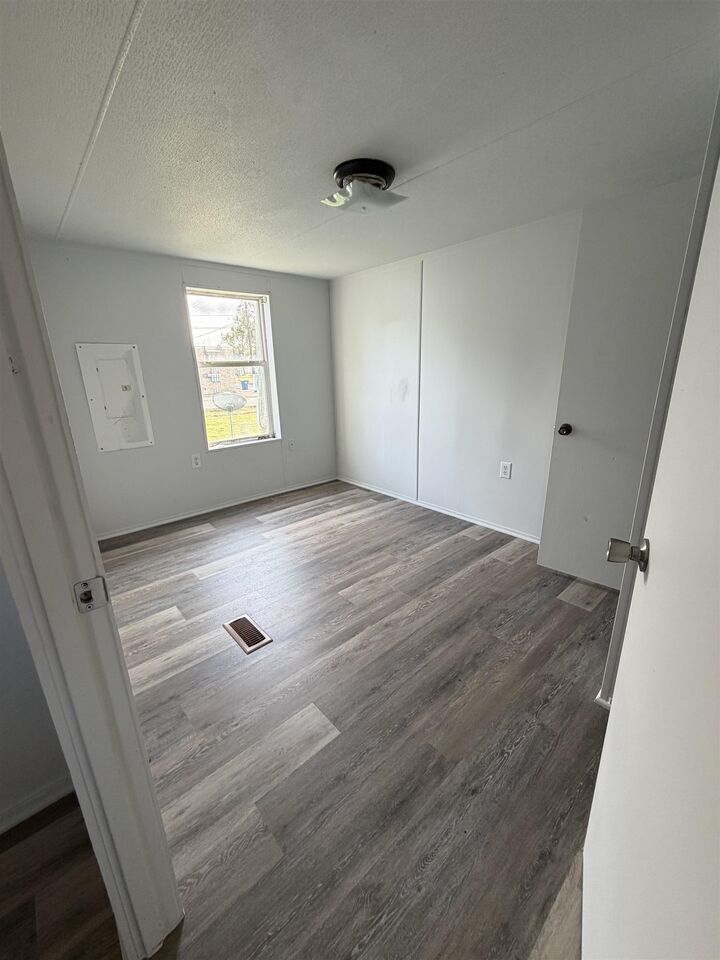 Property Photo: 345 Fox St TX 77625
