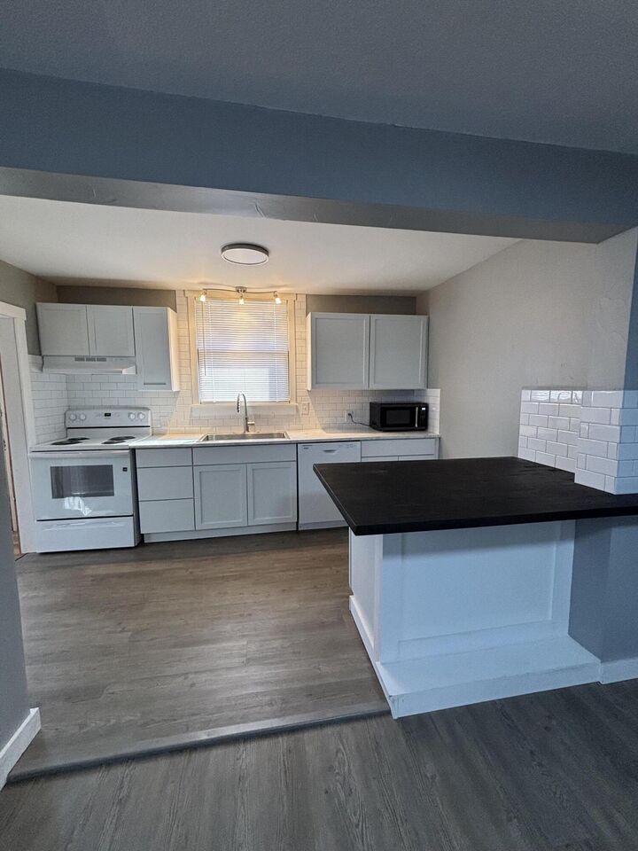 Property Photo:  229 W College Street  MO 65605 