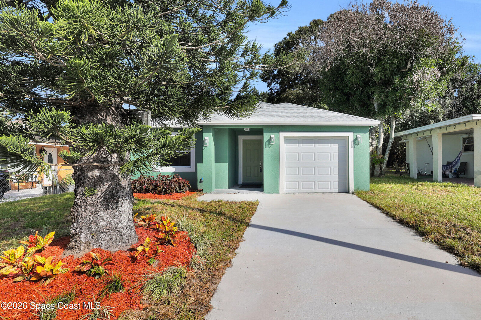 Property Photo: 2002 Avenue M FL 34950