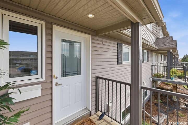 Property Photo: 1303 Richardson Road 406 SK S7L 0L1