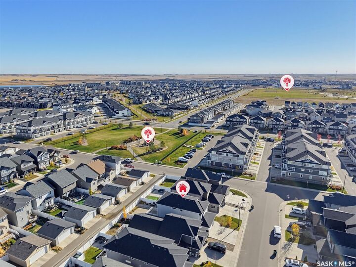 Property Photo: 616 McFaull Crescent SK S7V 0T3