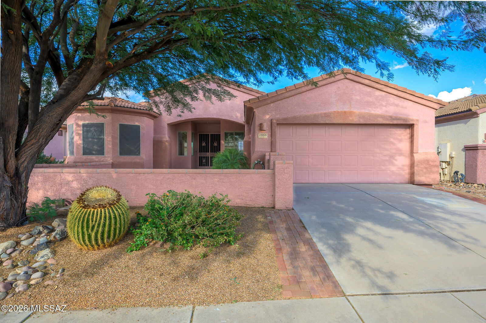 Property Photo:  1866 W Vía Del Recodo  AZ 85622 