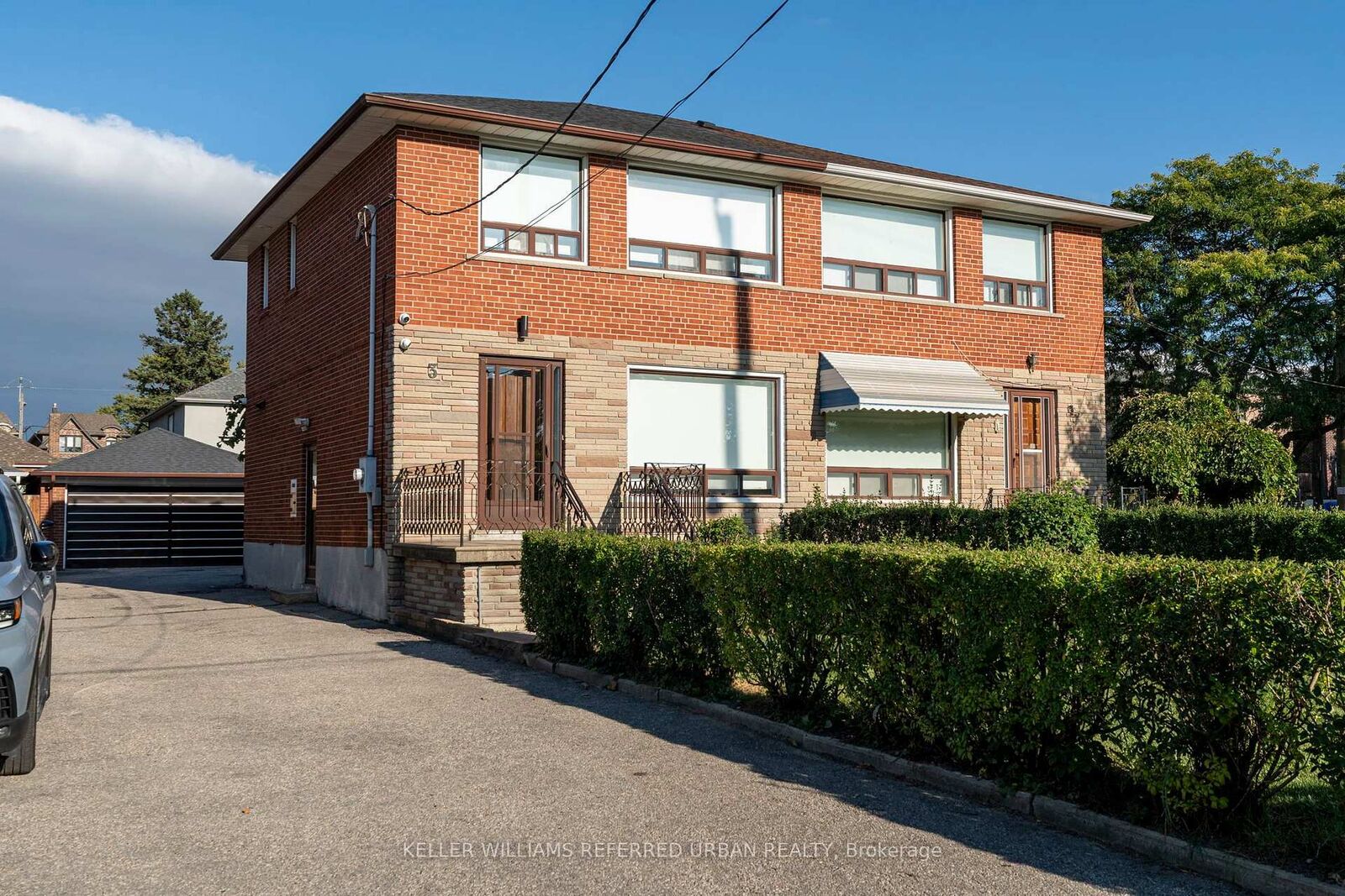 Property Photo:  3 Duckworth Street  ON M6M 4W3 