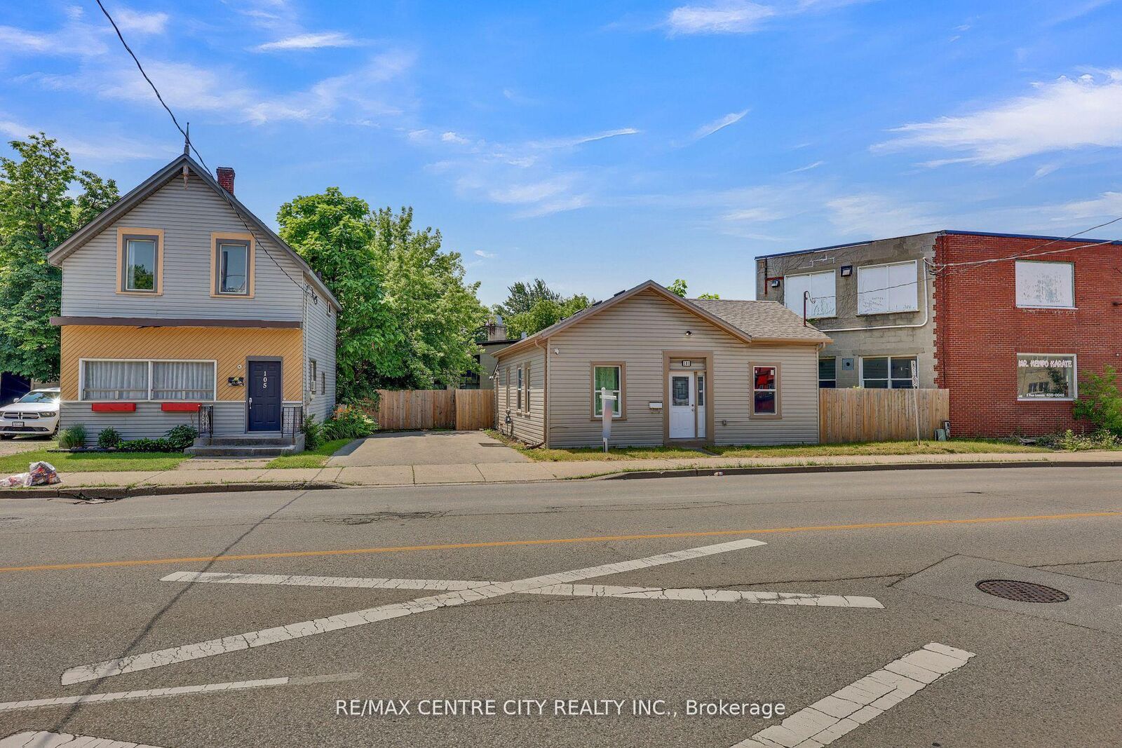 Property Photo:  101 Hamilton Road  ON N6B 1N2 