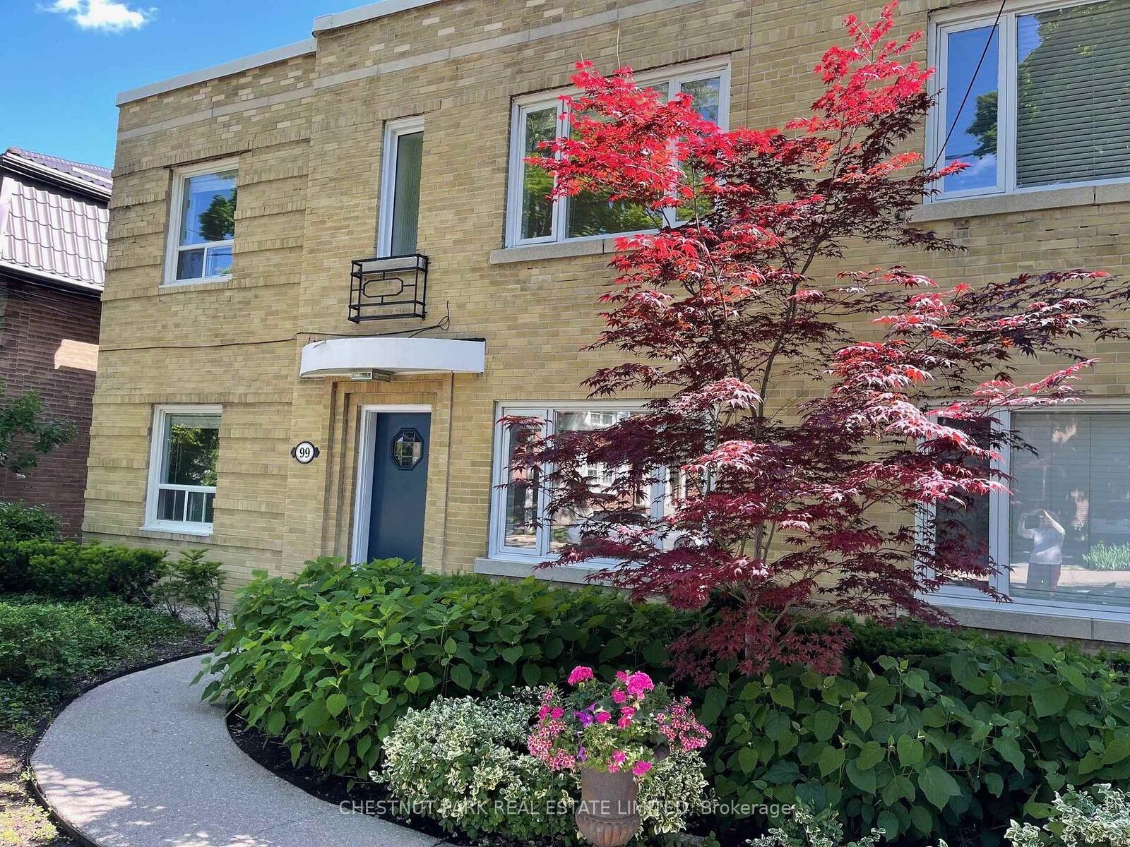 Property Photo: 99 Chatsworth Drive Main ON M4R 1R8