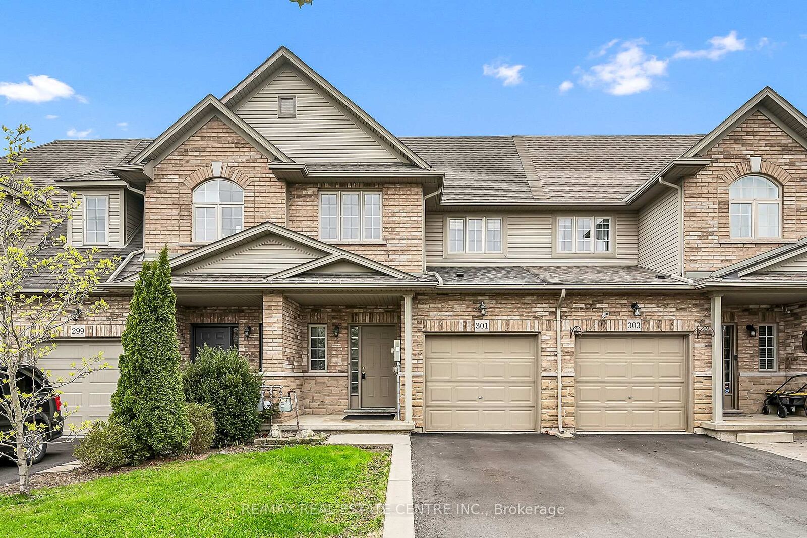 Property Photo:  301 Southbrook Drive  ON L0R 1C0 