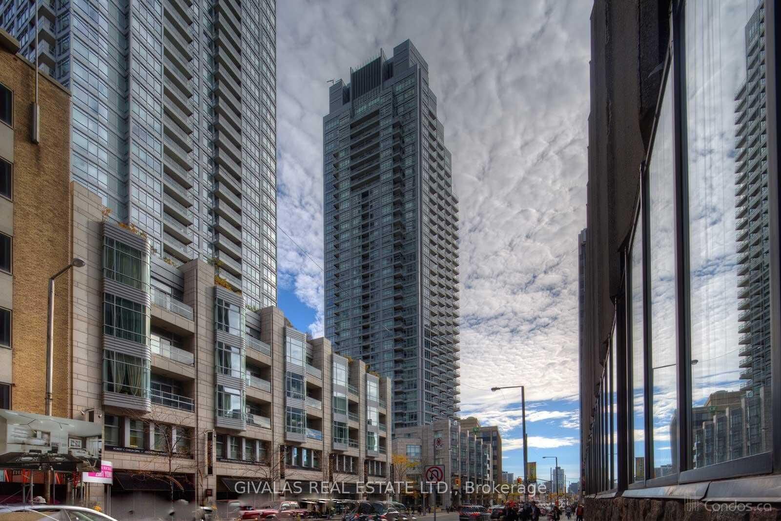 Property Photo:  2181 Yonge Street 2412  ON M4S 3H7 