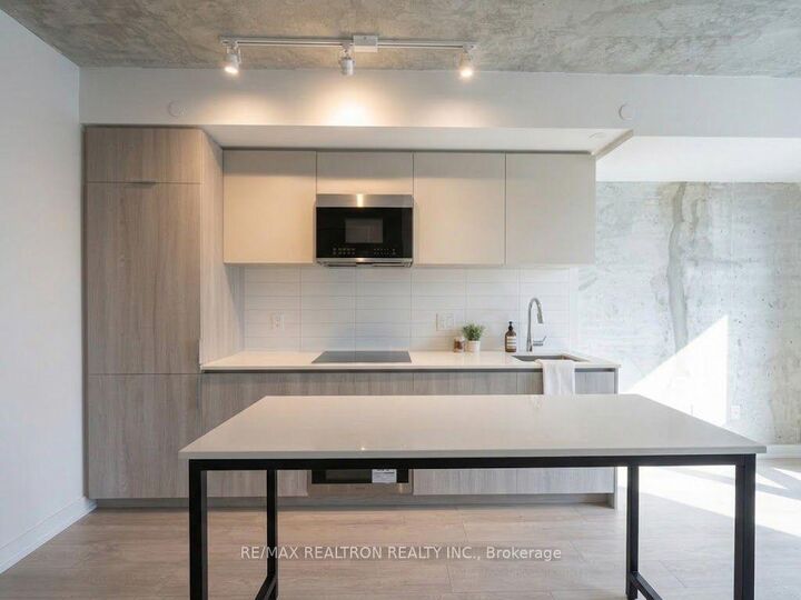 Property Photo:  47 Mutual Street 2006  ON M5B 0C6 