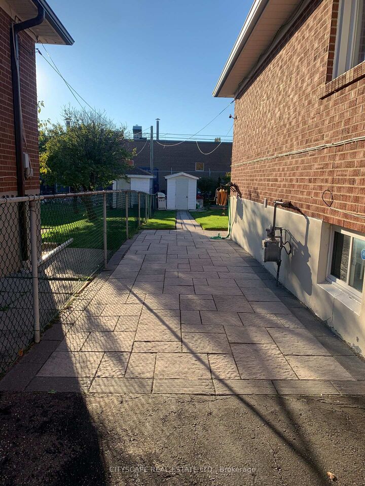 Property Photo:  120 Hullmar Drive Bsmt  ON M3N 2G2 