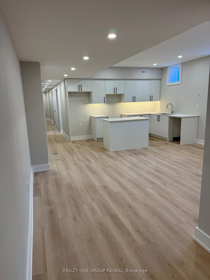 Property Photo:  24 Queen Street 4  ON L1C 1M2 