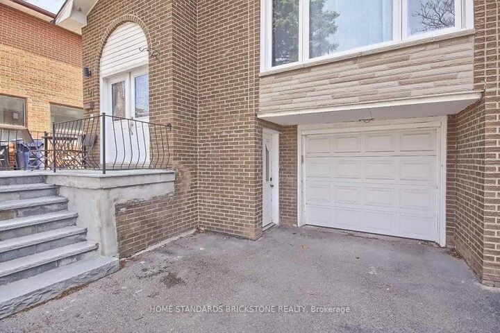 Property Photo:  121 James Gray Drive  ON M2H 1P2 