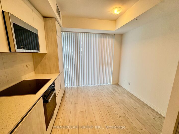 Property Photo: 400 King Street W 3016 ON M5V 0X8
