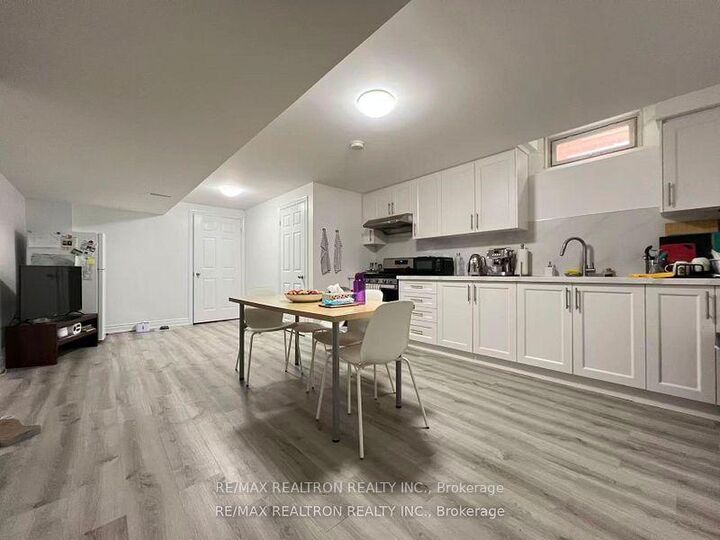 Property Photo: 8 Queen Isabella Crescent Lower ON L6A 3J7