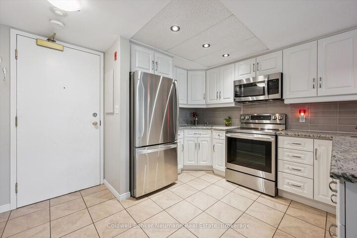 Property Photo:  105 Bagot Street 314  ON N1H 8H4 
