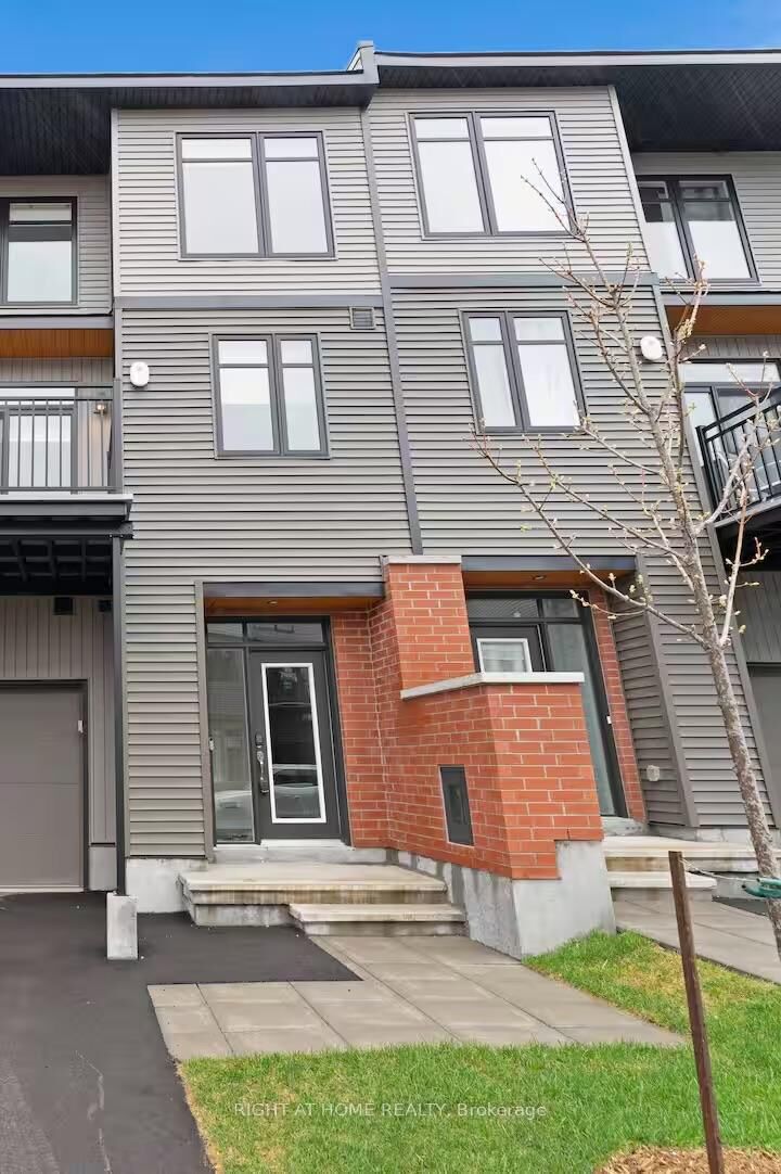 Property Photo:  414 Jewelwing Private  ON K1X 0M7 