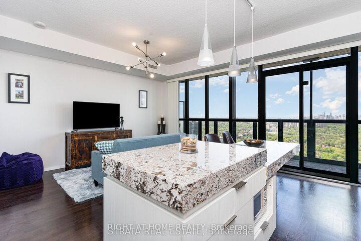 Property Photo: 101 Charles Street E 4608 ON M4Y 1V2