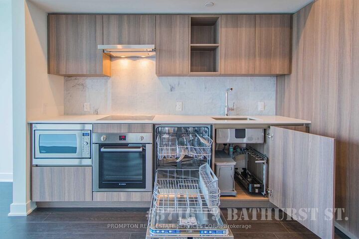 Property Photo:  19 Bathurst Street 3716  ON M5V 0N1 