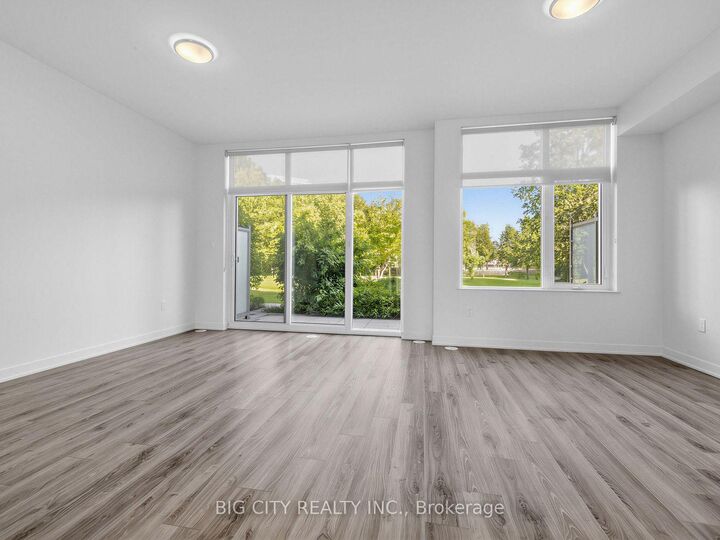 Property Photo: 123 Parkway Forest Drive Th05 ON M2J 1L9