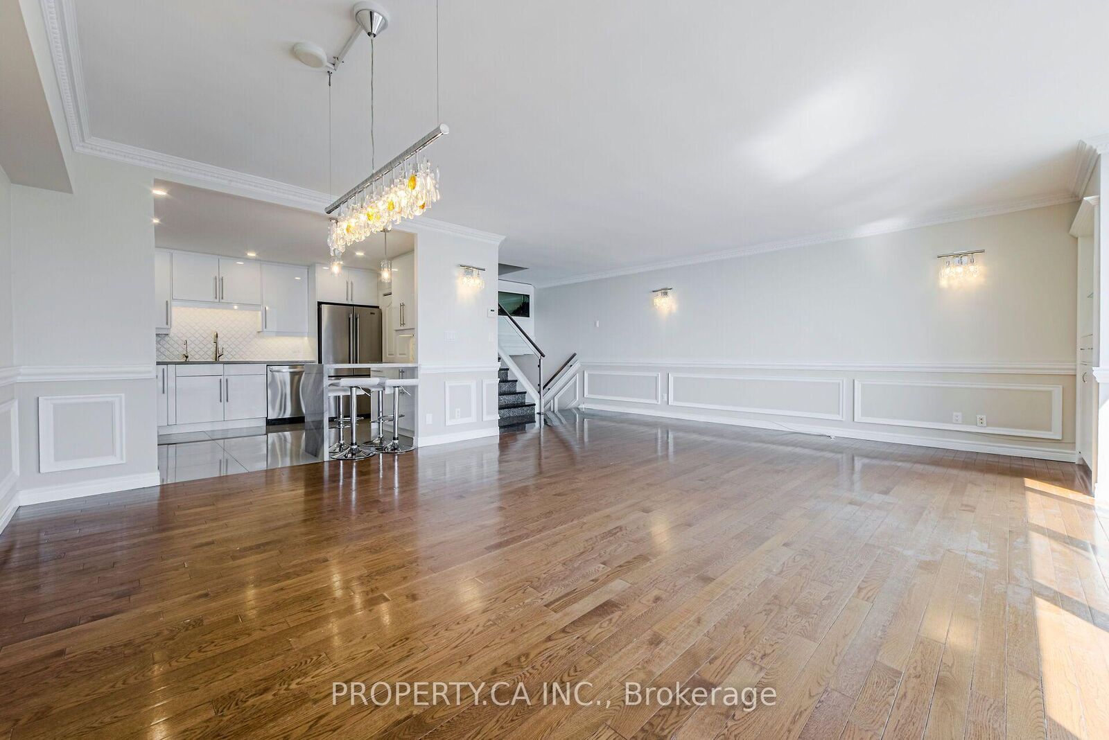 Property Photo:  33 Harbour Square 2805  ON M5J 2G2 