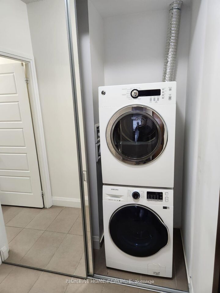 Property Photo:  1 Uptown Drive 302  ON L3R 5C1 