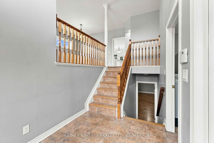 Property Photo:  46 Raspberry Trail  ON L2V 5E3 