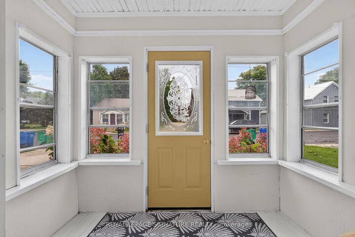Property Photo:  214 Edward Street  ON N0G 2W0 