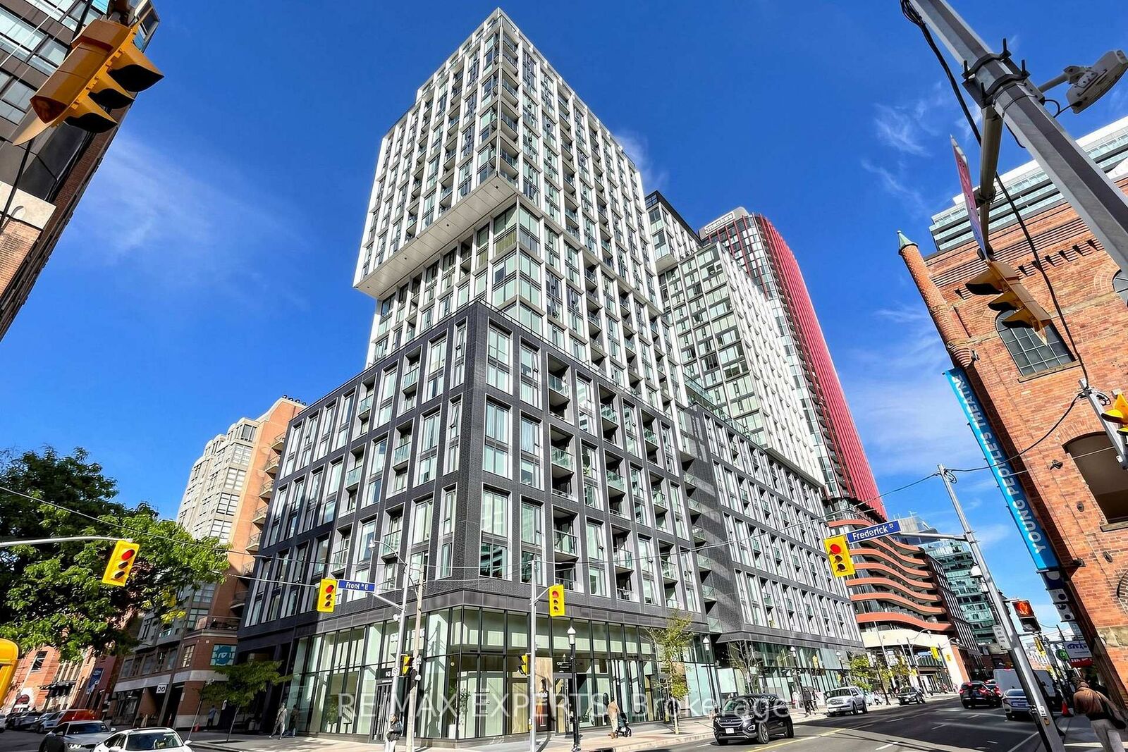 Property Photo:  158 Front Street 510  ON M5A 0K9 