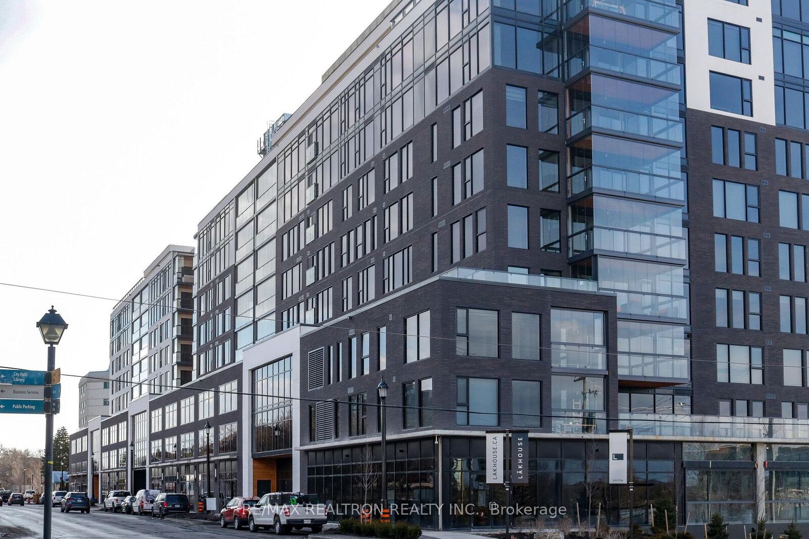 Property Photo:  185 Dunlop Street E 813  ON L4M 1A6 