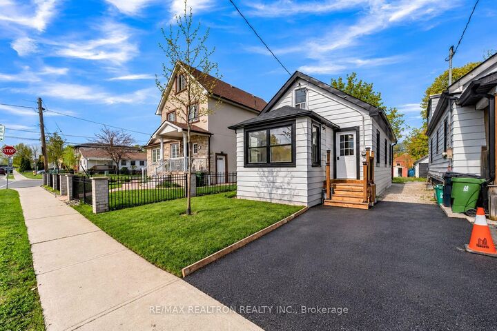 Property Photo: 53 Twenty Fourth Street ON M8V 3N3