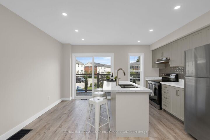 Photo de la propriété:  91 Coughlin Road 19  ON L4N 0L6 