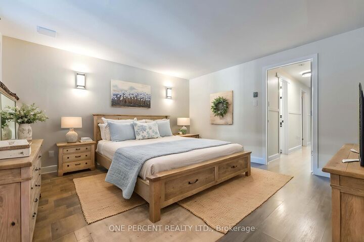 Photo de la propriété:  6643 Bilberry Drive A  ON K1C 4N5 