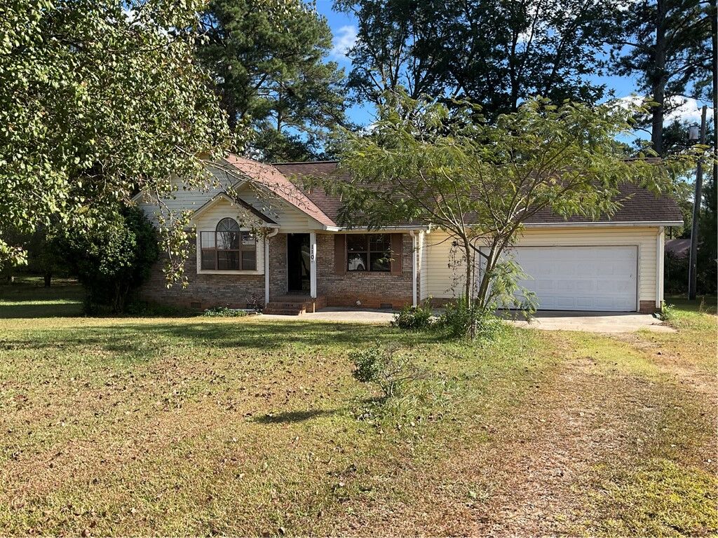 Property Photo:  110 Sweetgum Circle  SC 29697 