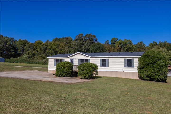 Property Photo: 588 Pruitt Road SC 29678