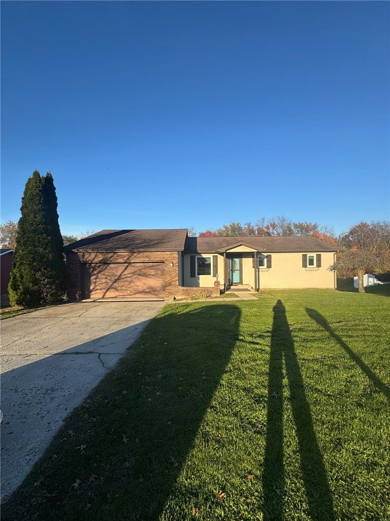 Property Photo:  18 Cecil Dr  PA 15431 