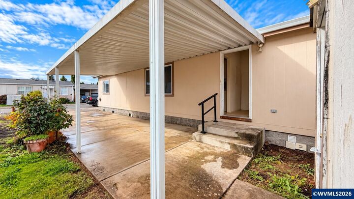 Property Photo:  221 NW Blair #3 St  OR 97378 